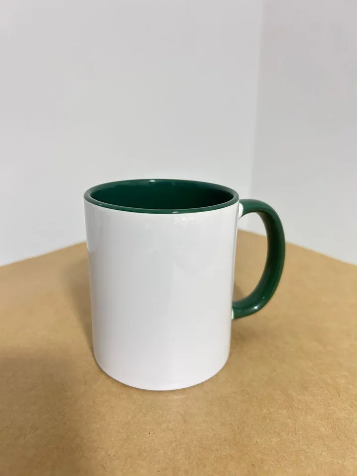 Caneca fundo e alça colorida