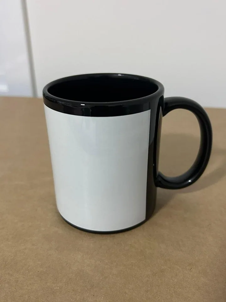 Caneca preta Tarja
