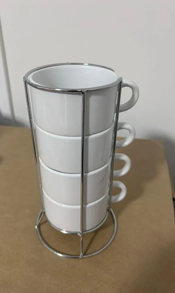 Torre Caneca aramado 4 canecas